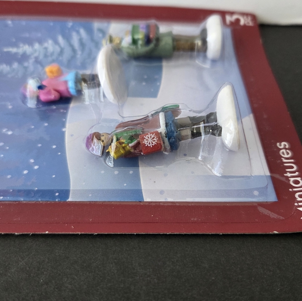 Cobblestone Corners Christmas Winter Village Figurines 3pc Set Home Decor Accent - Picture 8 of 8